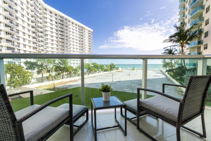 Beachfront Winter Escape, Balcony with Ocean View, Amenities