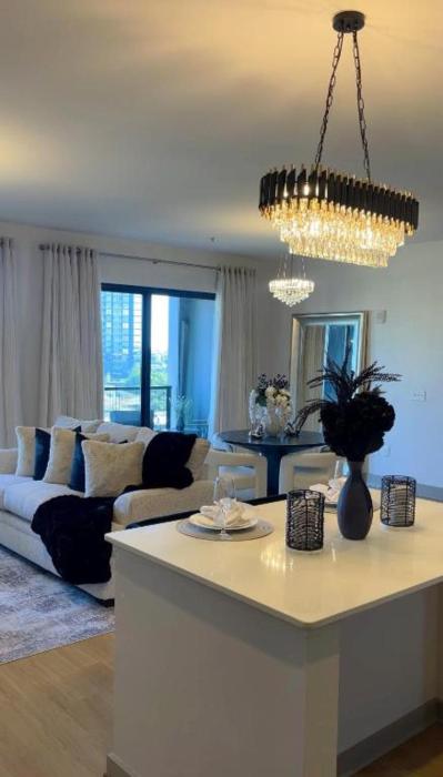 Midtown Atlanta Luxury King Suite