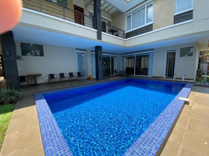 Villa palem 9 kamar 16-40 orang