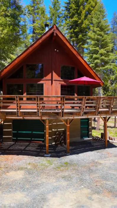 Little Bear Lodge, Located in Ponderosa California