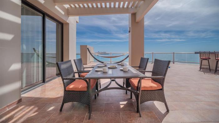 Stunning Oceanfront Penthouse Unit, 3 Bedrooms and 3 Bathrooms, Cristal 1006