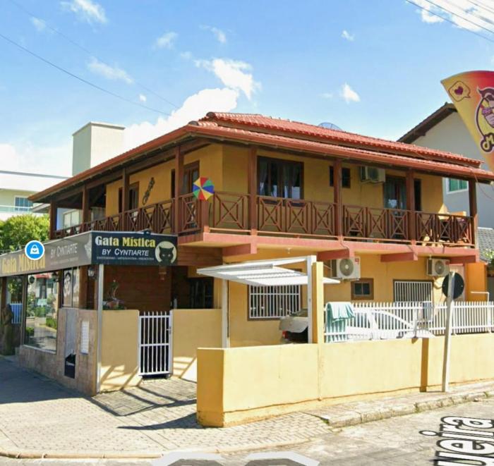 Casa térrea, 2 quartos 30m da Praia para 3 pessoas