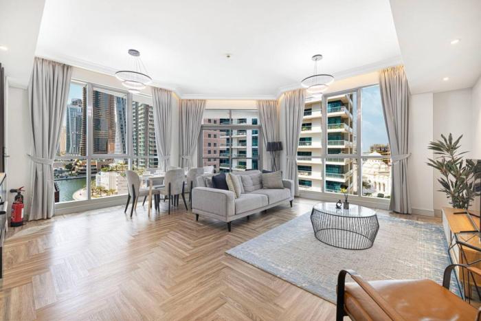 StayMada - Torch Tower Stunning Balcony City Views