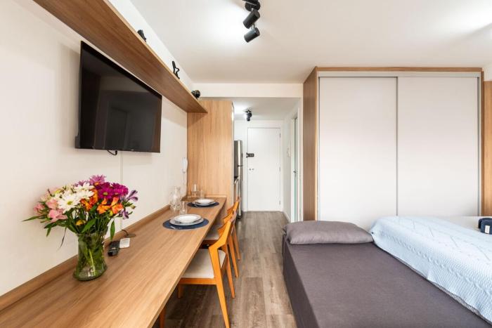 Viva SP! New Studio From Coworking to the Pool