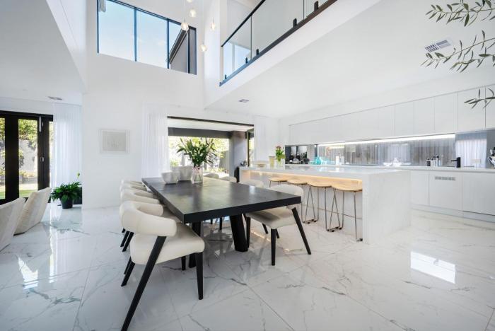 Villa Capri - Luxe Modern by the Village