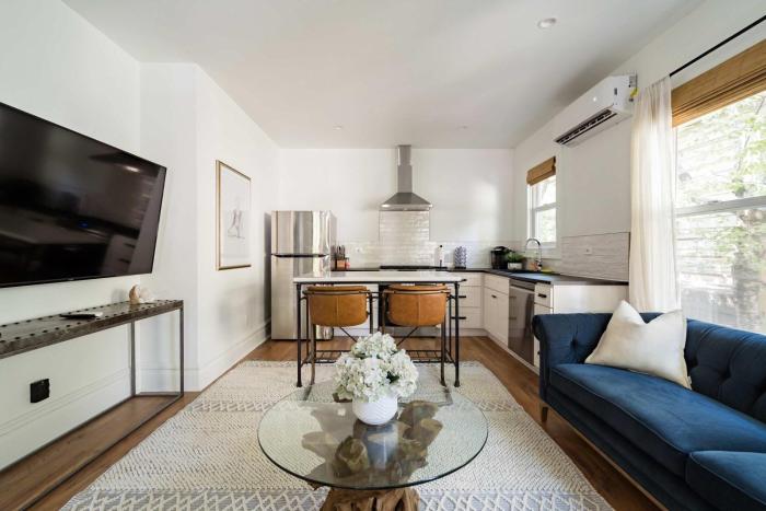 Stay Portland - The Câlin Suite - Posh Local Boutiques & Eateries