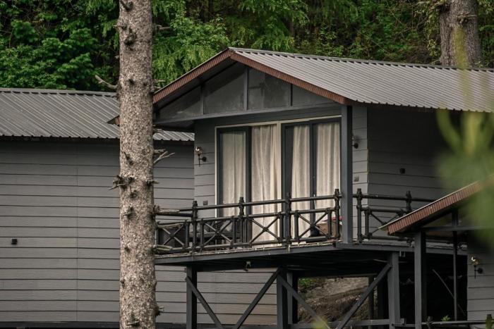 Aarzu Premium Mountain Chalet at 7400ft in Manali