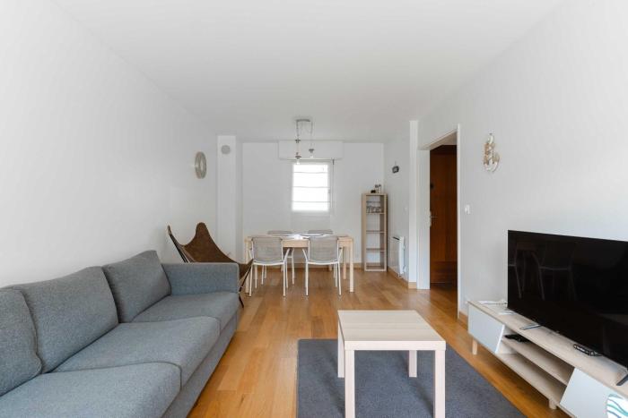 3 bedroom apartment with garden and swimming pool