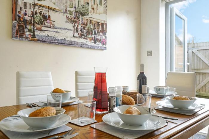 4BR 6Beds 3 Bath Private Parking Garden Kings Cross 25 min & Harry Potter