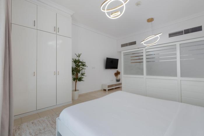 Vacay Lettings - Lake Terrace JLT - Walk to Metro