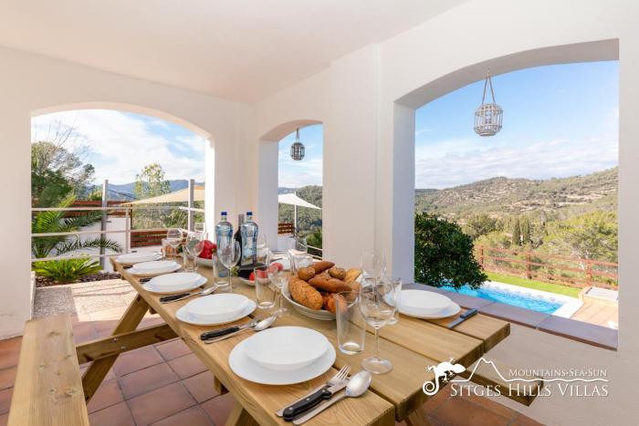 Sunny Villa Moments near Sitges