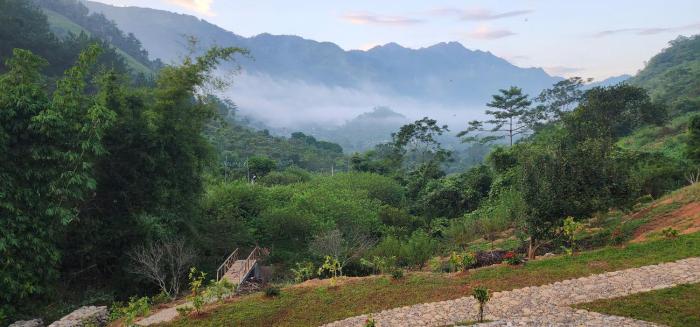Trạm Thẩm Lé