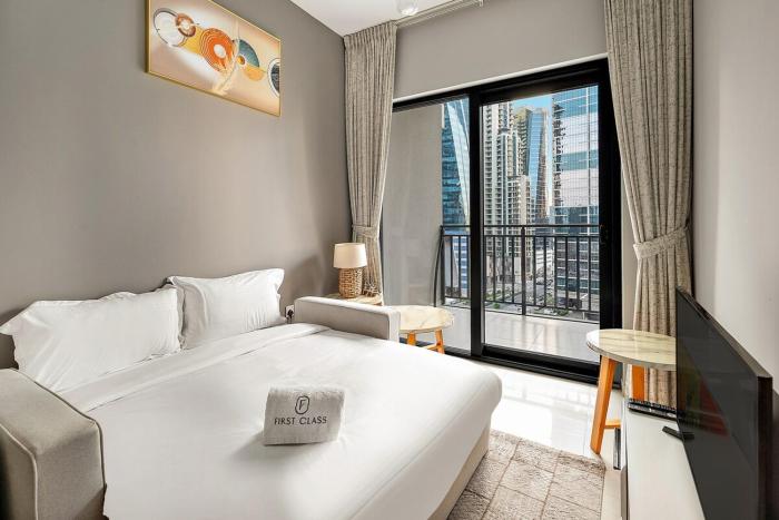 FIRST CLASS 1BR Pool View & Prime Location