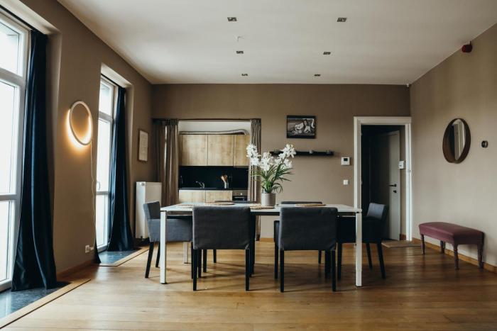 Liège Carré, Duplex 8p