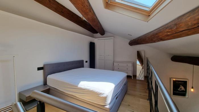 Grand loft rénové - Coeur du village médiéval - EQ