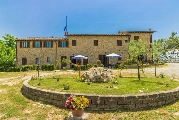 Apartment In Chianti With Swimming Pool