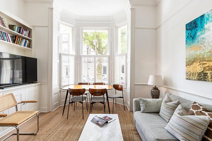 Bright Home Near Little Venice