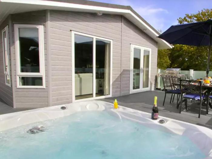 5 Bedroom Signature Lodge with Hot Tub