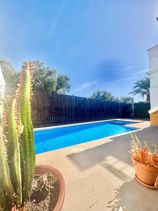 Villa Alegre - 2 bed villa with private heated pool on Mar Menor Golf - family friendly