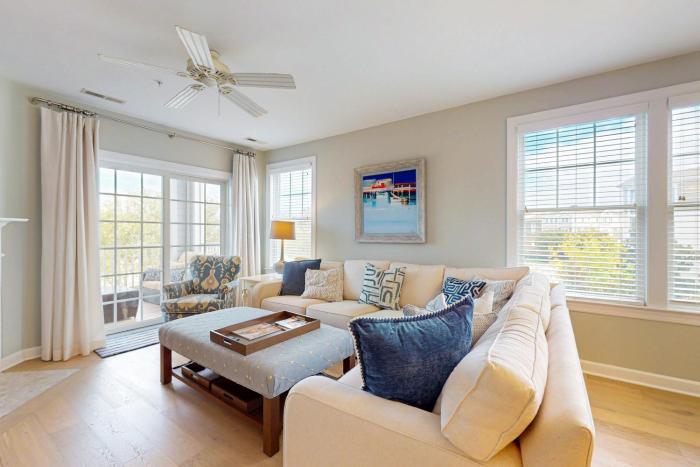 Bayside Resort --- 31574 Winterberry Pkwy #210