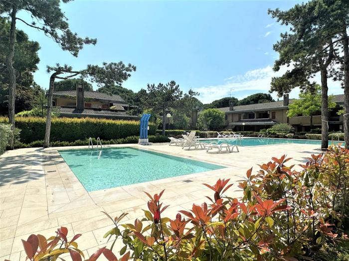 Bibione flat with pool access