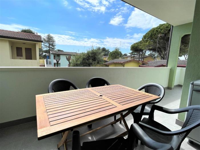 Modern flat in a villa with pool