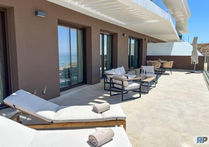 Deluxe seaview terrace apartment 013