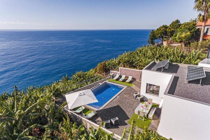 Villa Graycis House by Villa Plus