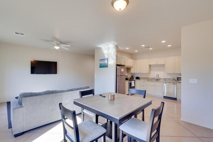 Golf, Hike and Boat! Bright Lake Havasu City Apt
