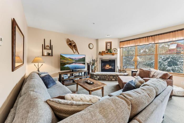 The Cozy Corral Private Hot Tub Walk to Town