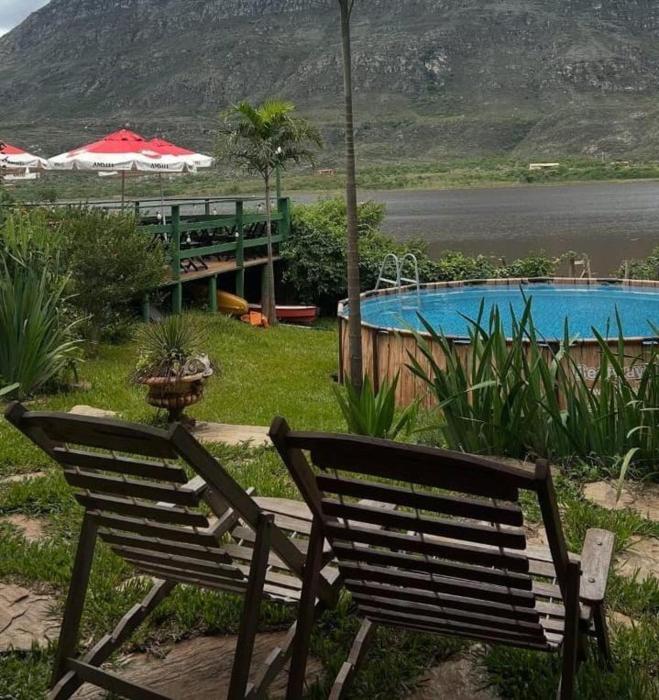 Quintal da prainha Pousada simples-beira da lagoa