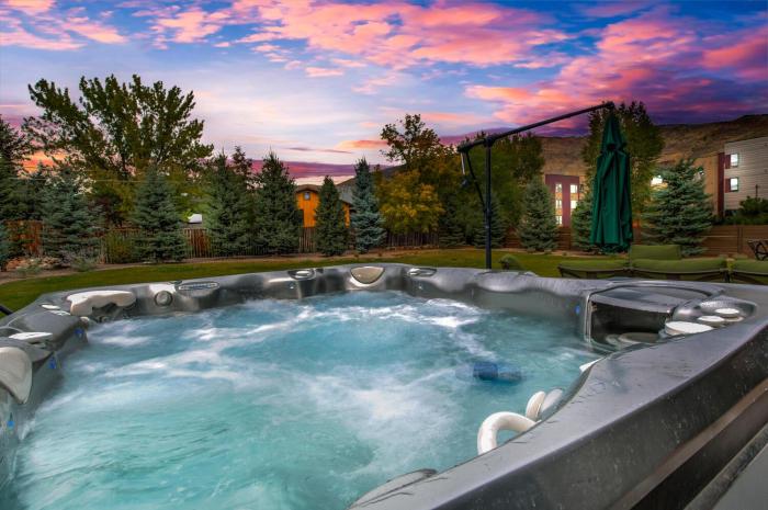 Mountain Lodge Oasis w Hot Tub-Rio Grande Trail