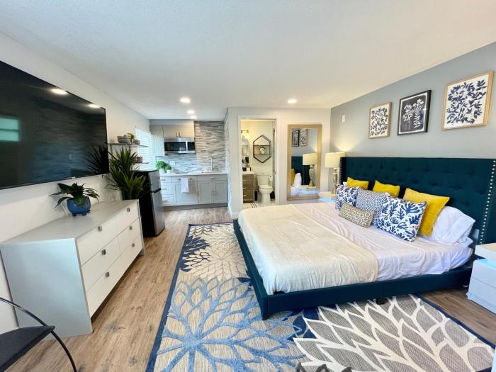 East Boca Studio Guest House 1 Mile to Beach