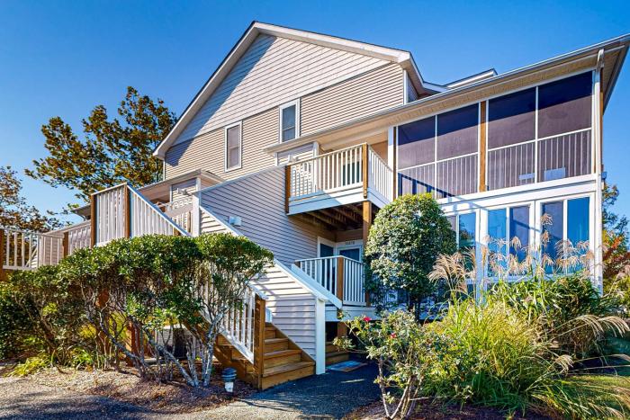 Sea Colony - 56049 Pinewood Dr