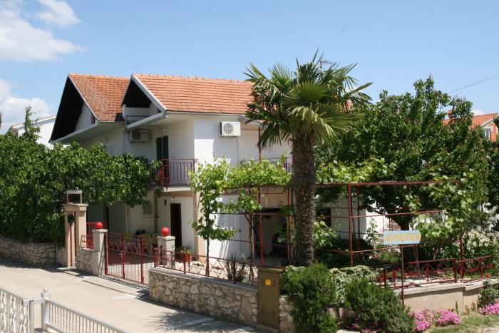 Apartments with parking space Vodice - 12721