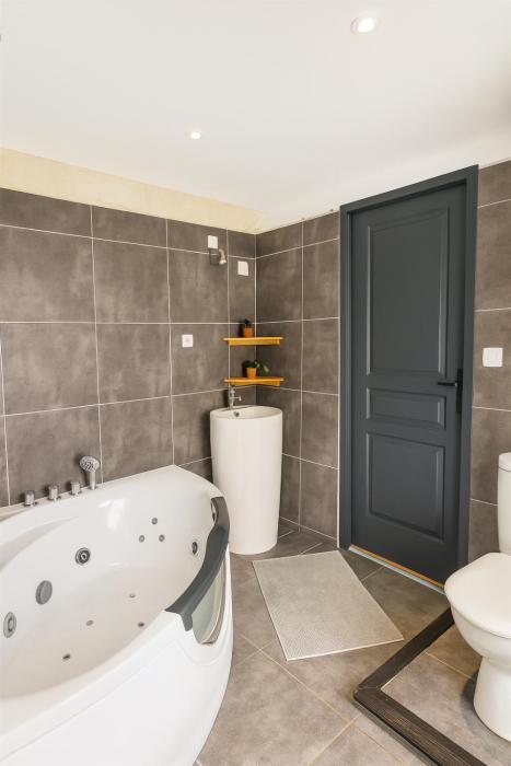 T2 Avec Jacuzzi En Face de lArc de Triomphe B