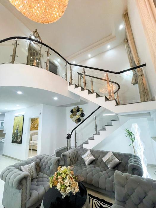 Luxury 4 bedroom townhouse in the city centre