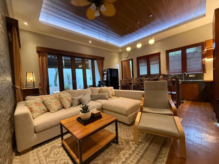 Villa Jiwanta by Maheswara