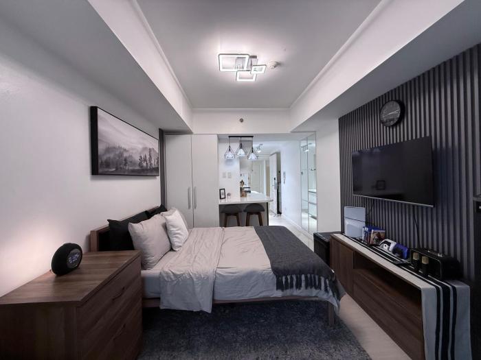 Azure North Pampanga Bachelor Pad