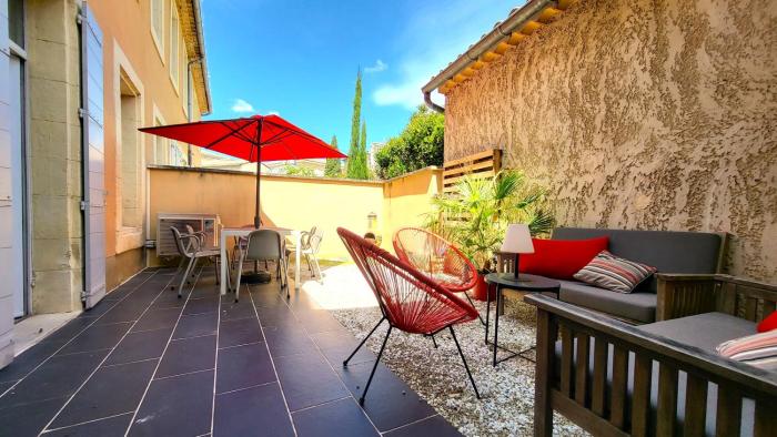 Maison de village façon Loft, avec cour et airco, dans le centre historique