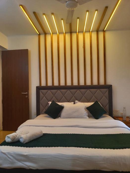 Peaceful Happy Home 2BHK with Patio, Pool in charming Siolim