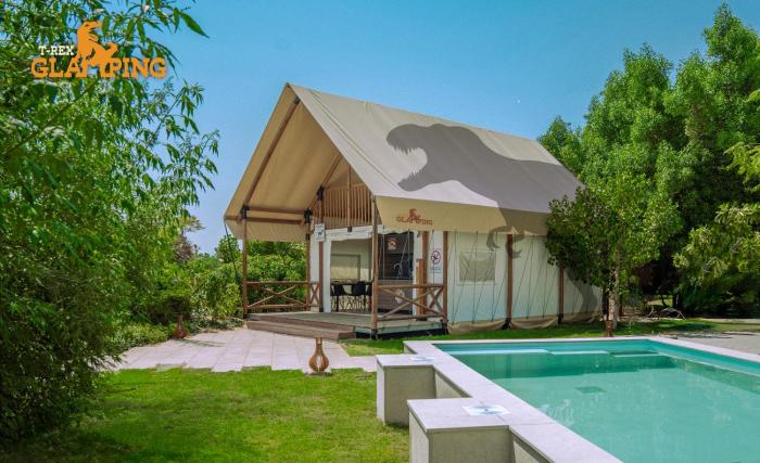T-Rex Glamping, Dubai Parks and Resorts