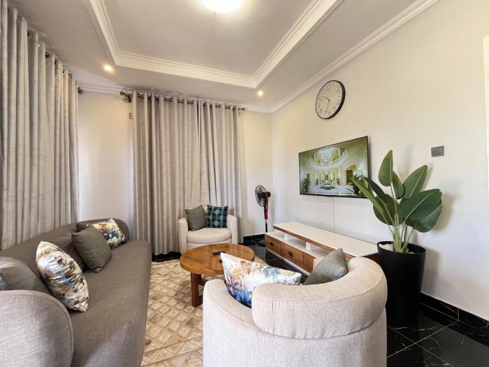 Beauty Blender Homes - The Monotone House