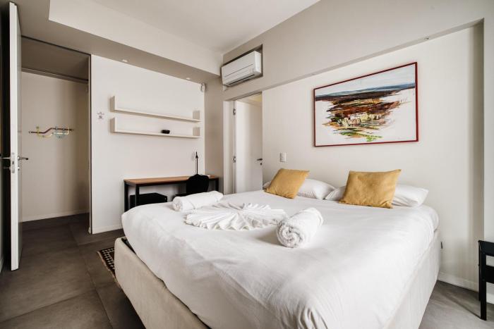 Large Central Apartment Milan’s Navigli – 5 Gu...