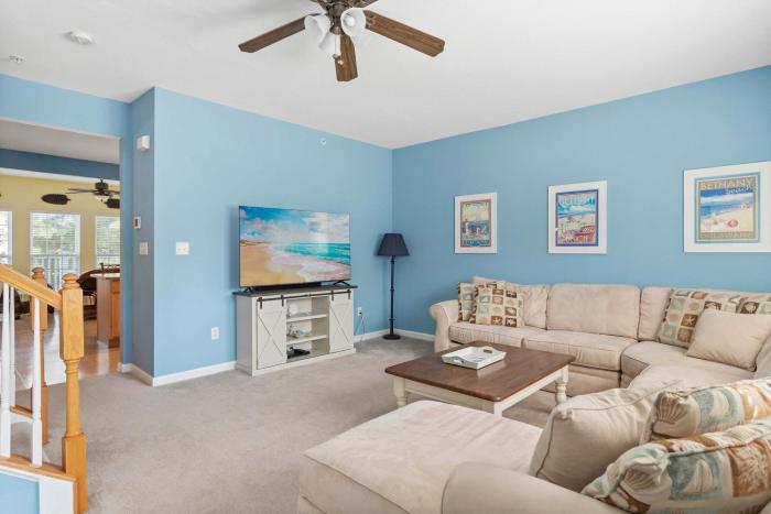 Creekside Getaway - Stay for 8