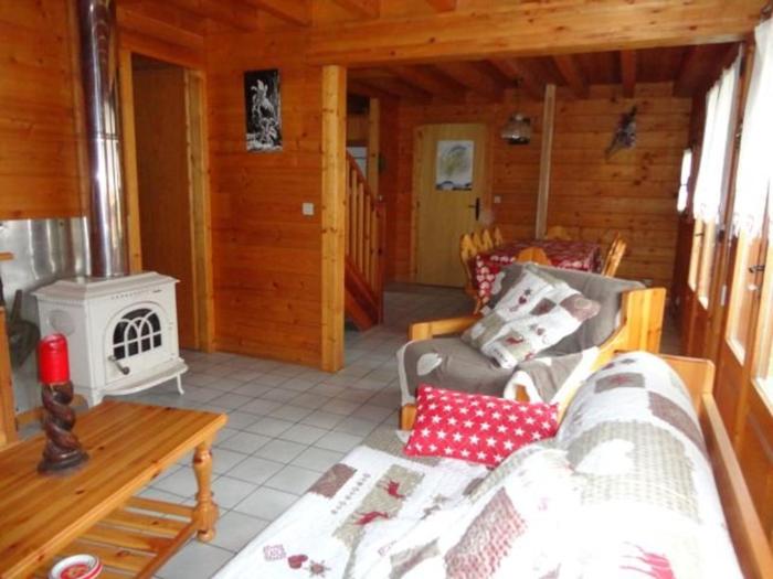 Chalet 3 Chambres 8 Pers, 800m Pistes, Parking Couvert, Poêle à Bois, Quartier Calme - FR-1-572-224