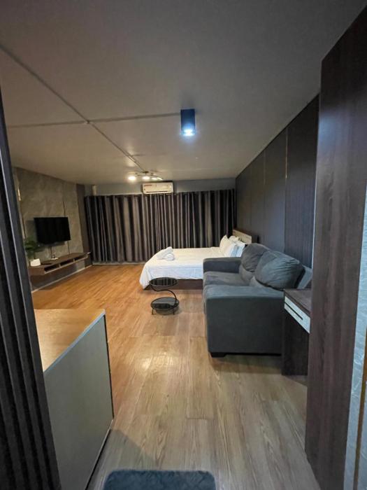 ห้องพักรายวันเมืองทองธานีตึกc5 (คุณแอ๊ด)