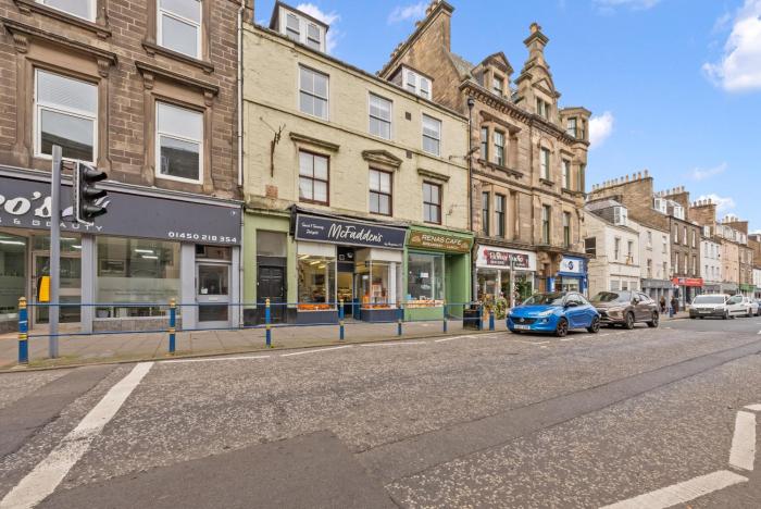 Comfortable 4 Bedroom Apartment - Hawick