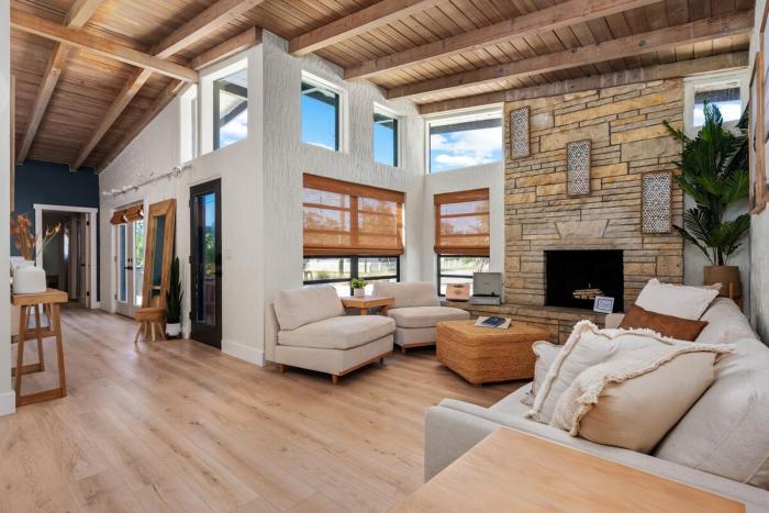 Near AMI Beach I Sand Volleyball I Saltwater pool