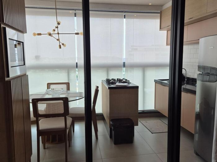 Studio 706 Esmeralda